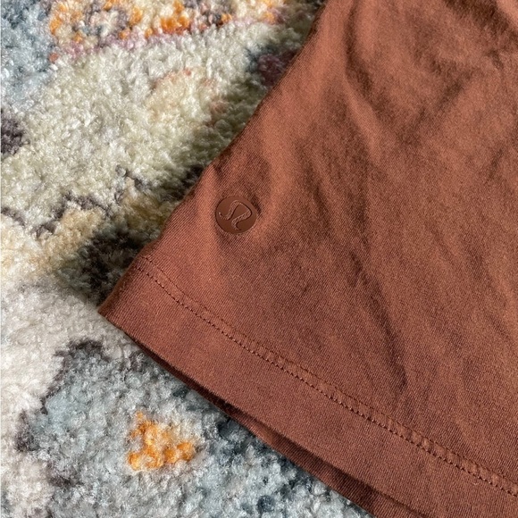 Lululemon t shirt - Picture 4 of 4